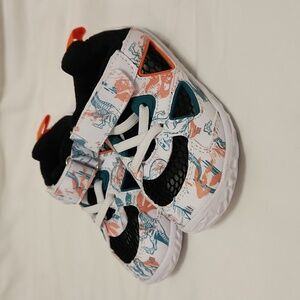 New! Dinosaur Toddler sneakers shoes fun casual play walking white black Kids